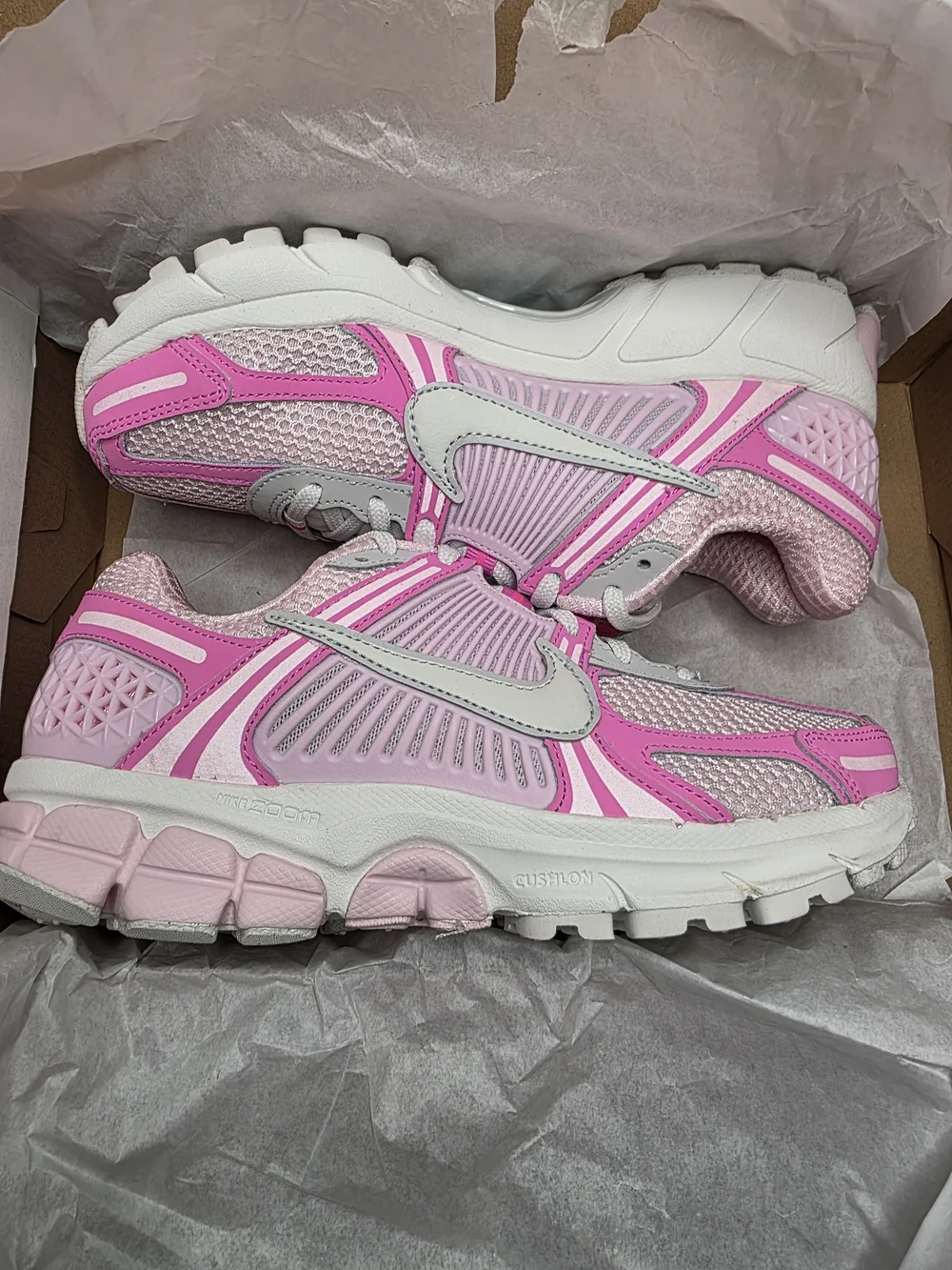 Nike Zoom Vomero 5 White Hyper Pink IM2404-645 Size 7.5W